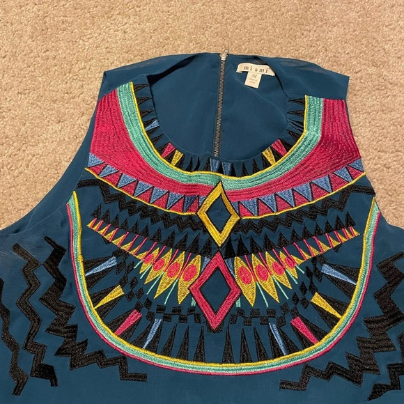 Aztec embroidered‎ tank top - Picture 3 of 4
